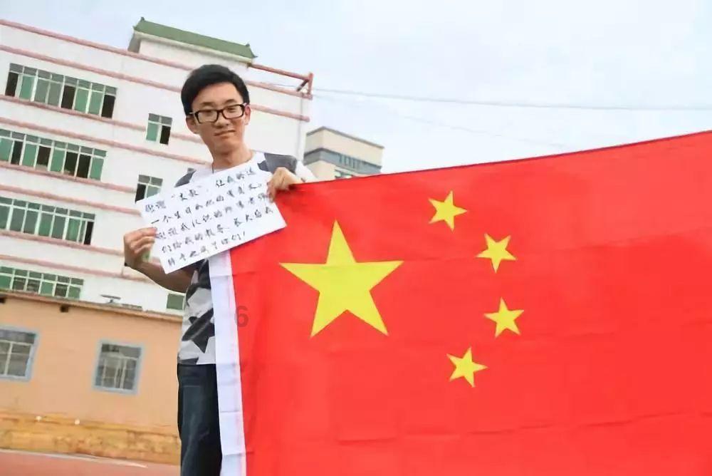 安源区退役军人事务局开展送年画活动